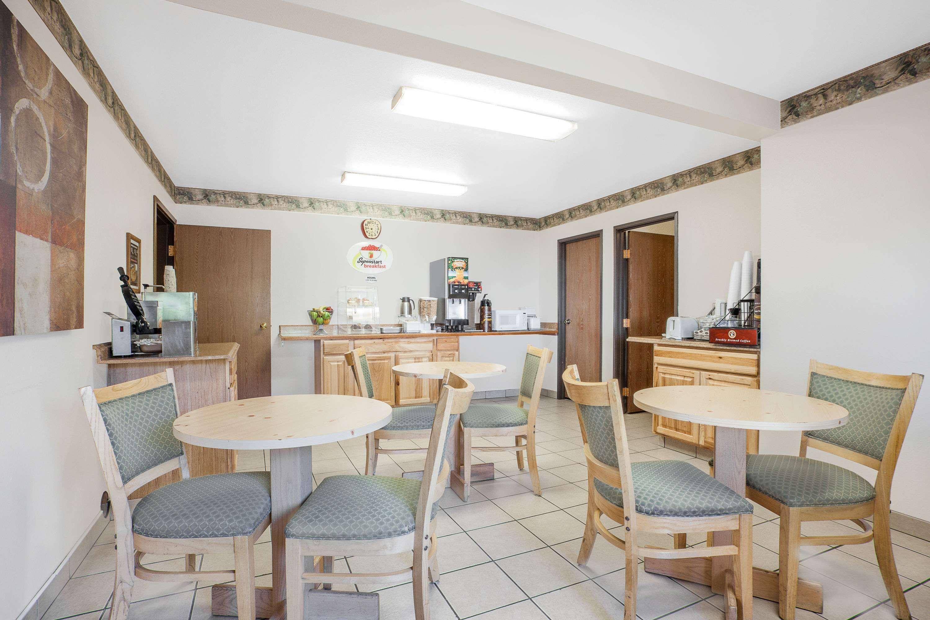 Fairbridge Inn & Suites Moscow - Pullman Buitenkant foto